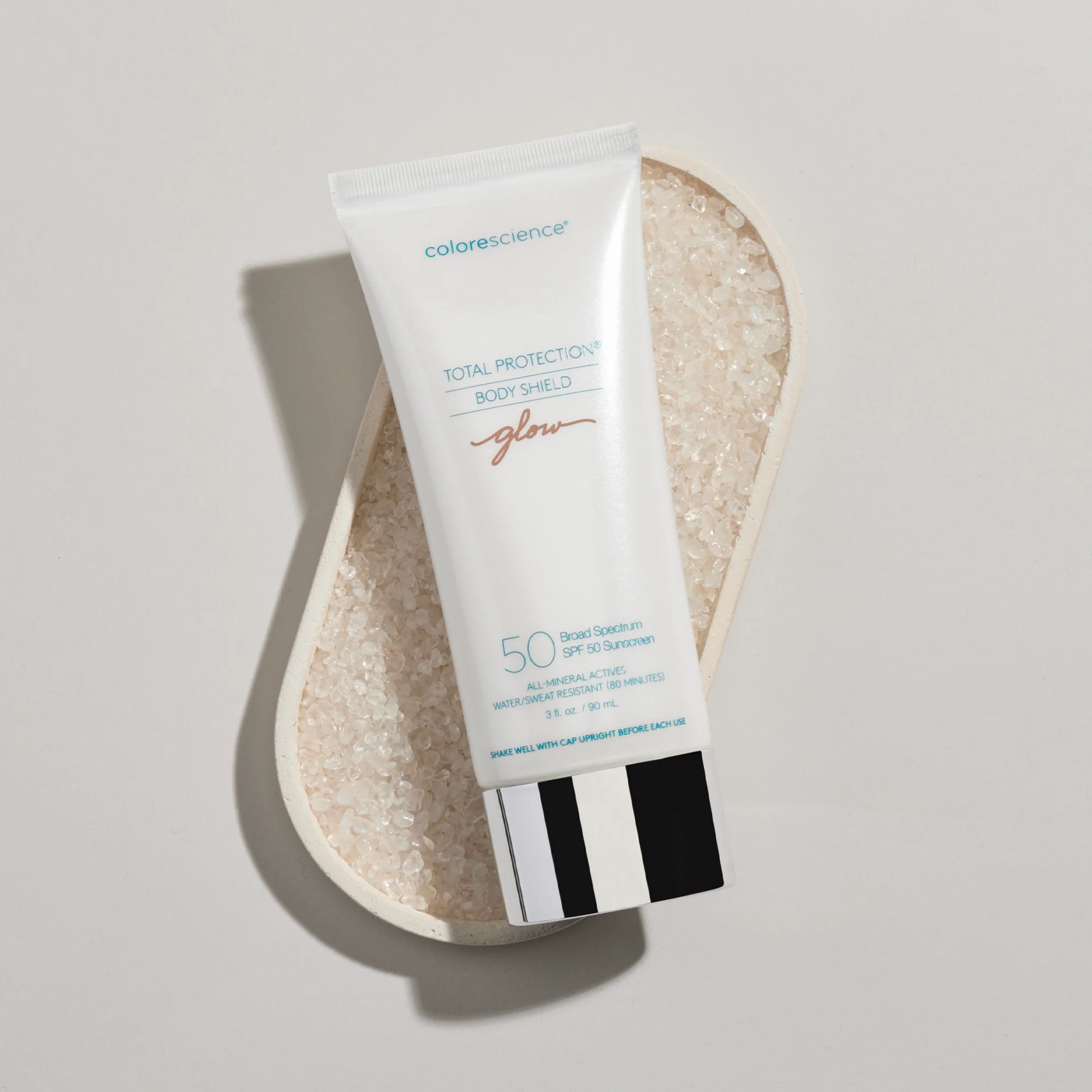 05_BodyShieldGlow_PDPAssets_editorial COLORESCIENCE TOTAL PROTECTION Body Shield GLOW SPF 50 - 90ml - imagine 2